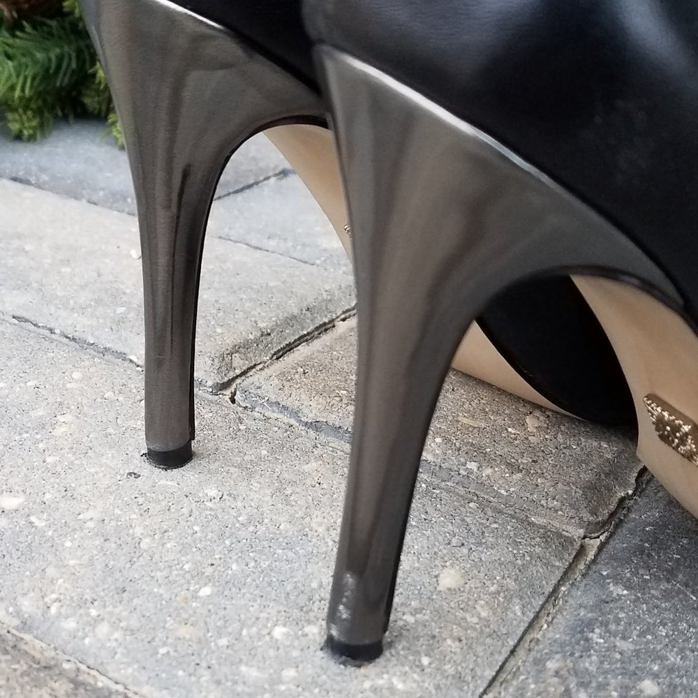 Anne Klein Black Pumps with Pewter heels & toes - Picture 8 of 9